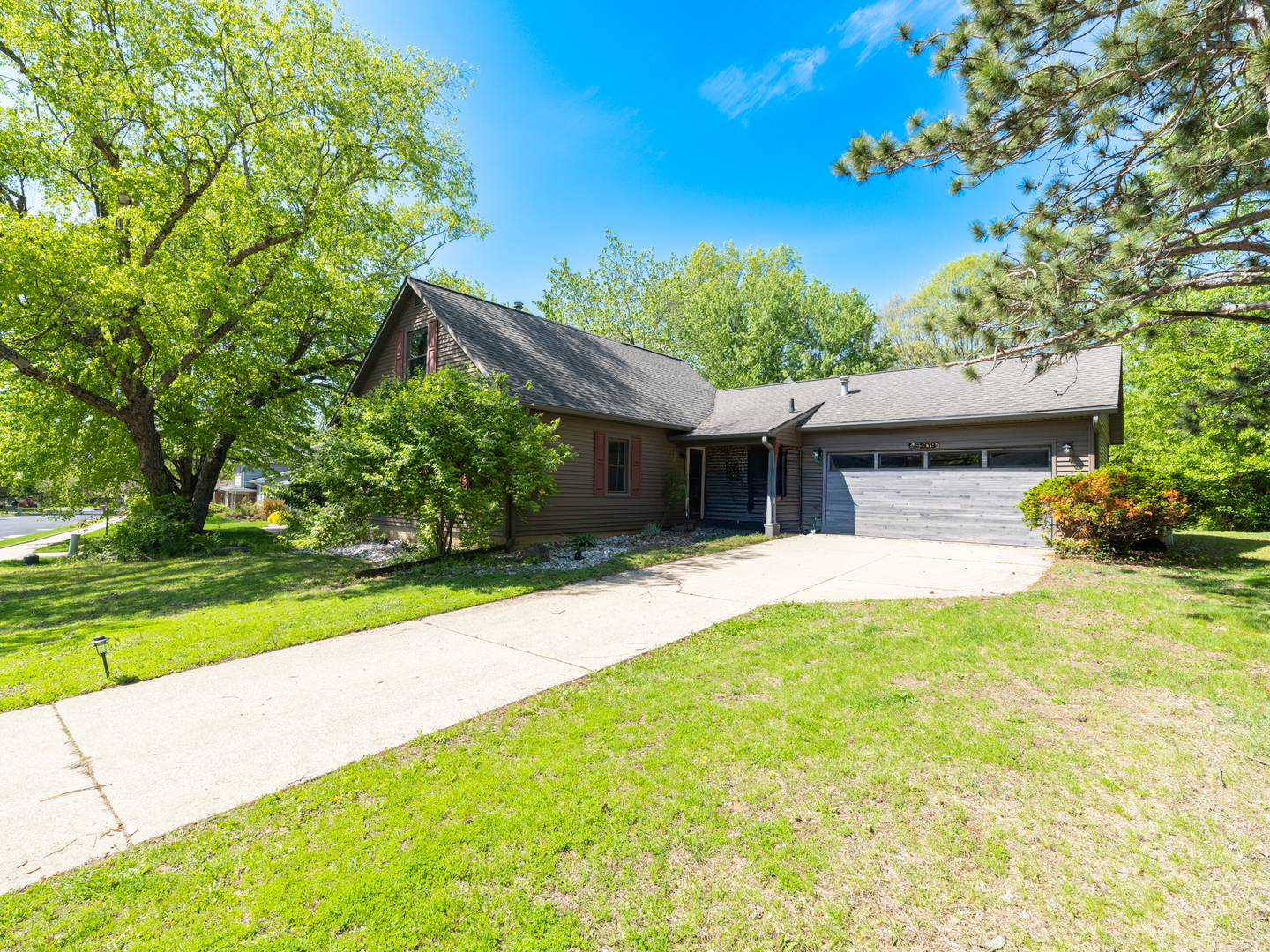 3209 W Westport Road, Peoria, IL 61615