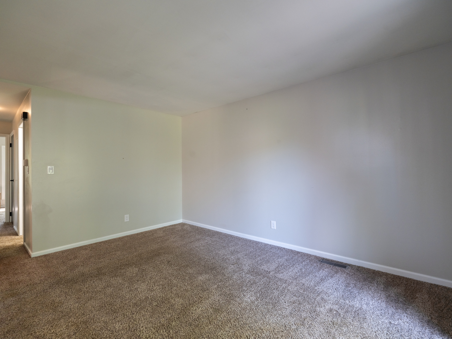 3209 W Westport Road, Peoria, IL 61615