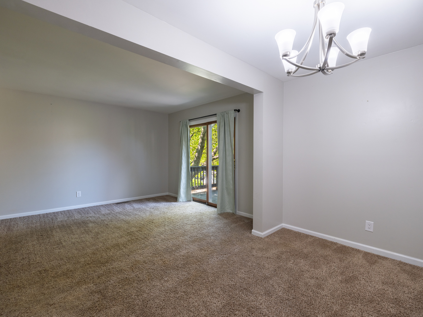 3209 W Westport Road, Peoria, IL 61615