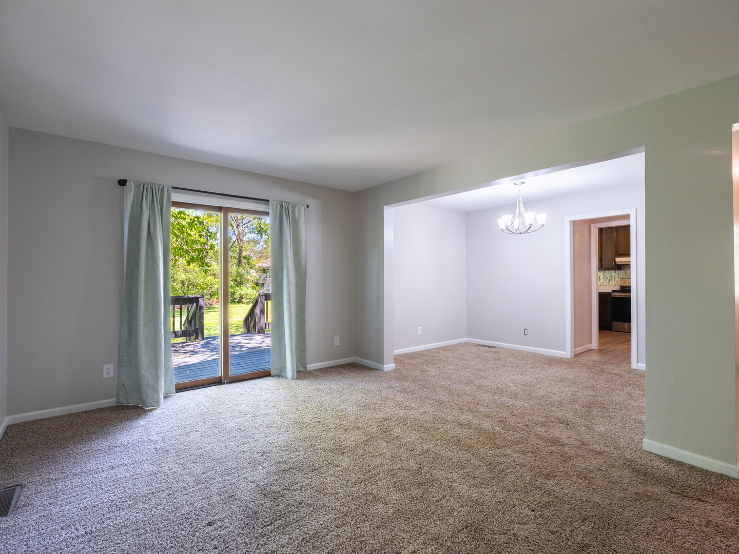 3209 W Westport Road, Peoria, IL 61615