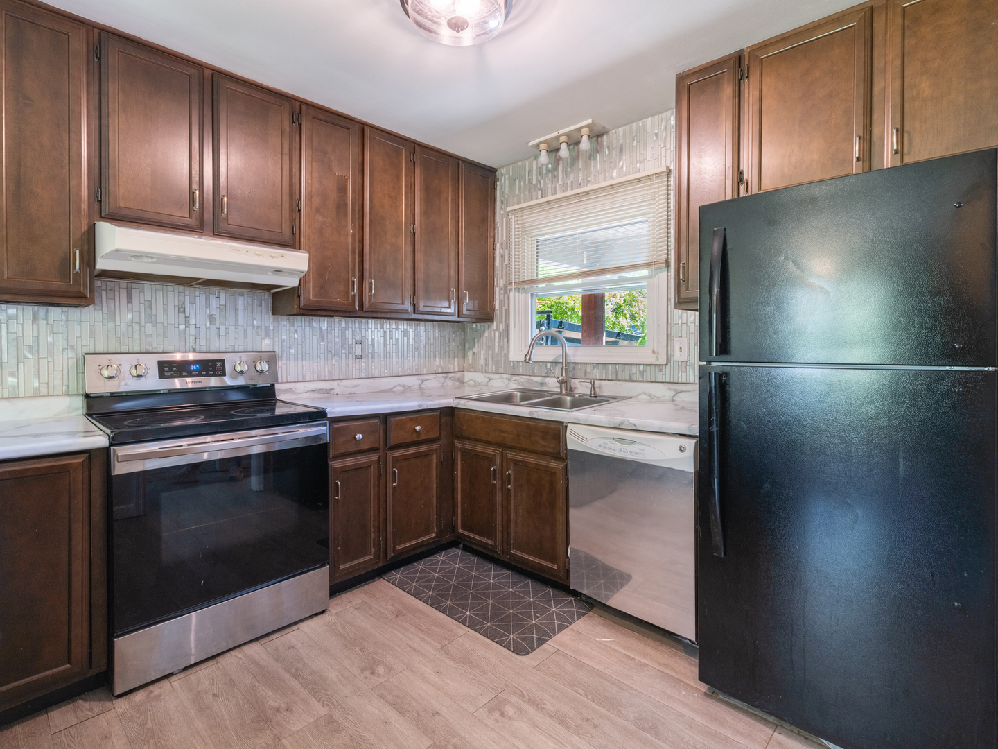 3209 W Westport Road, Peoria, IL 61615