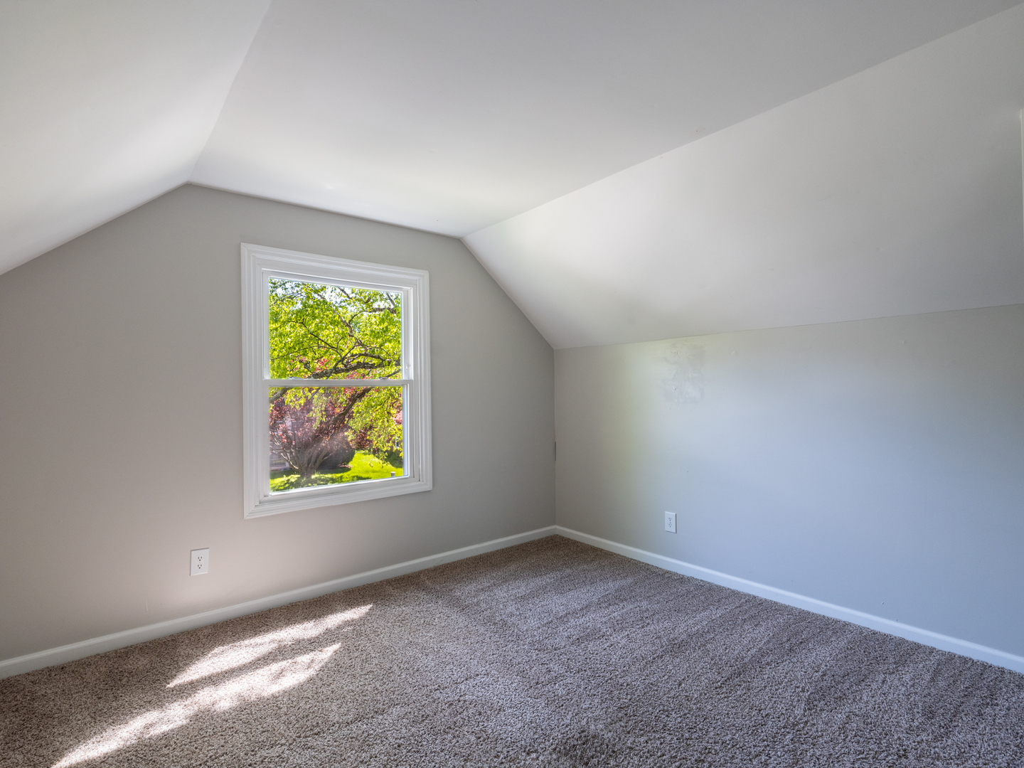 3209 W Westport Road, Peoria, IL 61615
