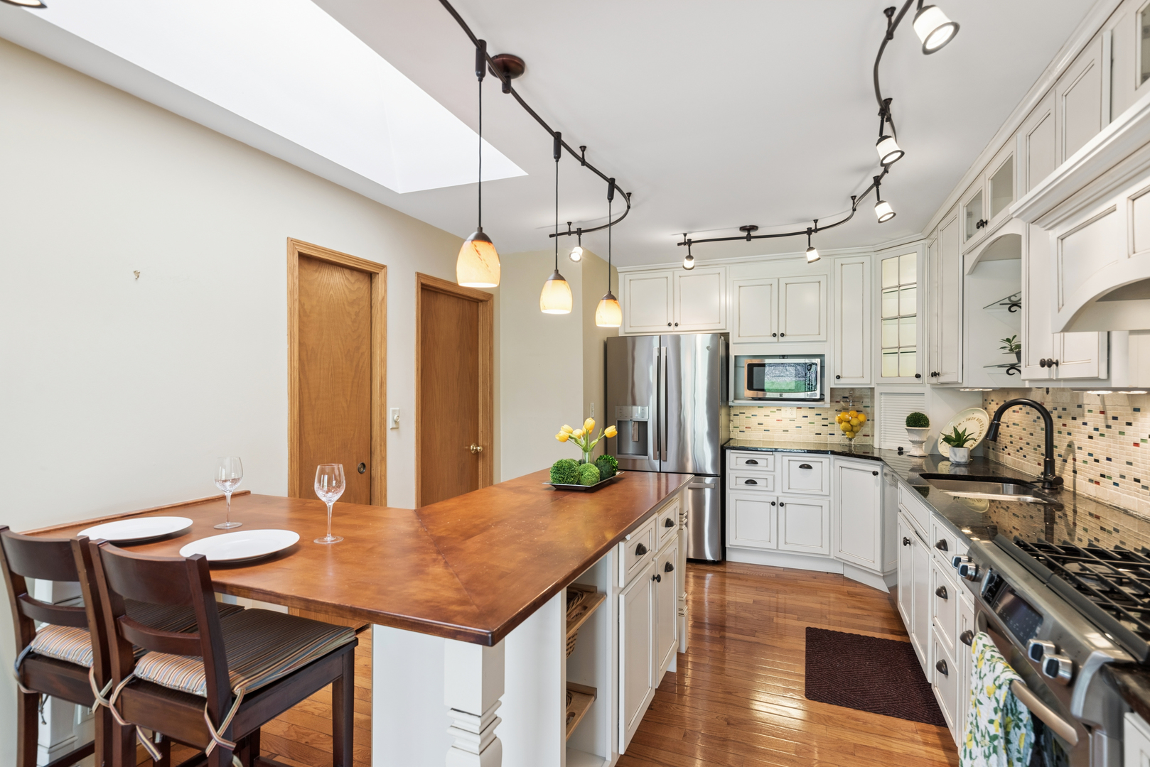 808 Kristin Court #808, Gurnee, IL 60031