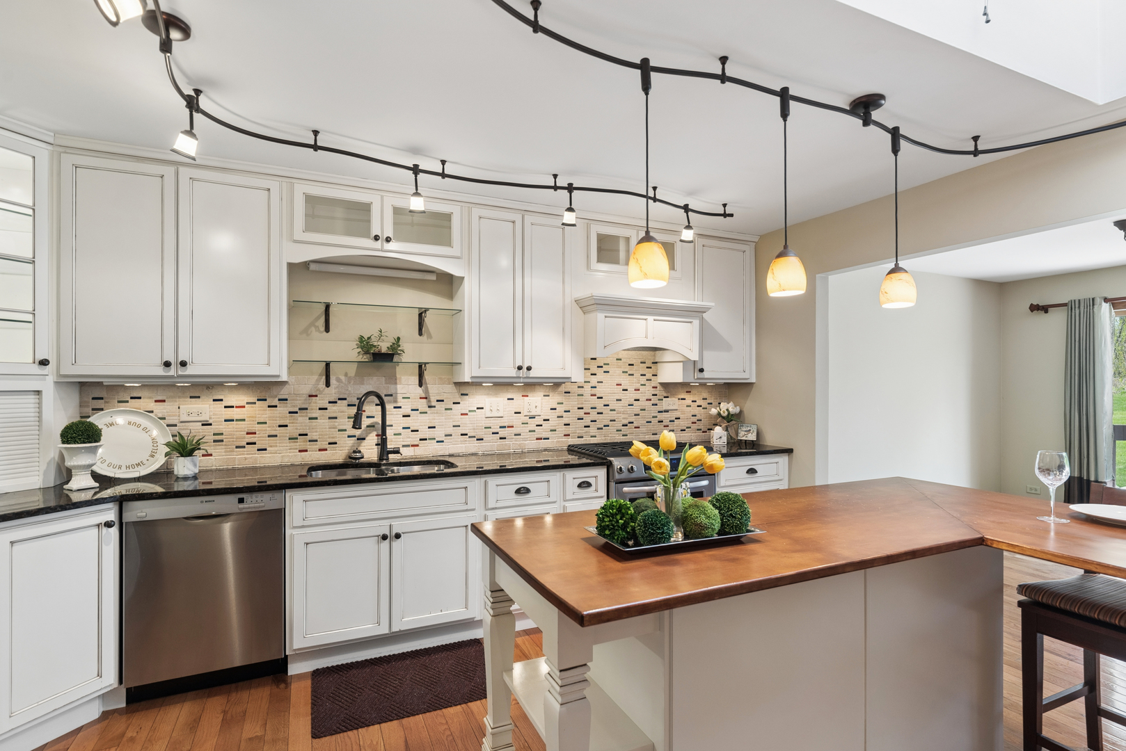 808 Kristin Court #808, Gurnee, IL 60031