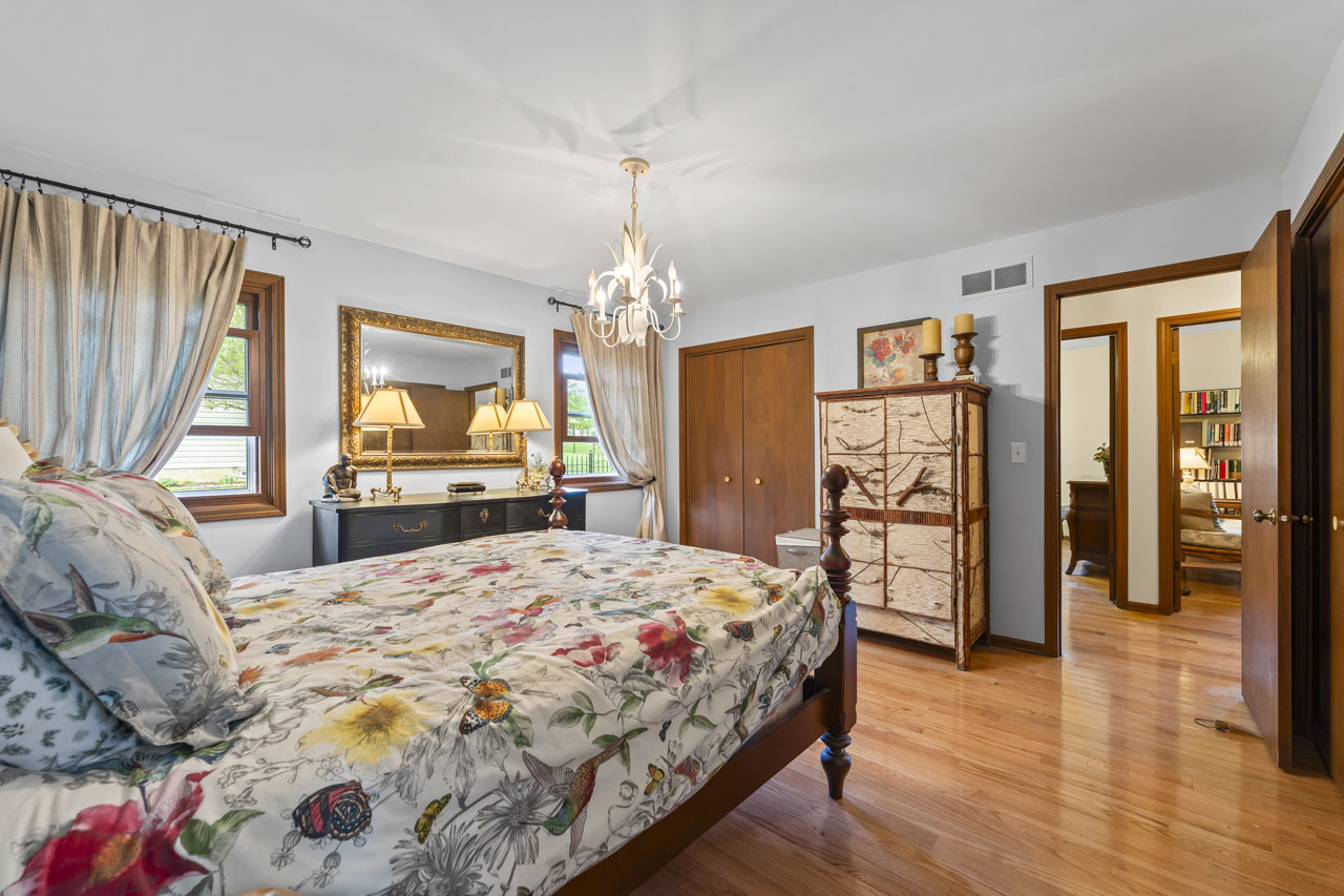 815 Carriage Drive, Algonquin, IL 60102