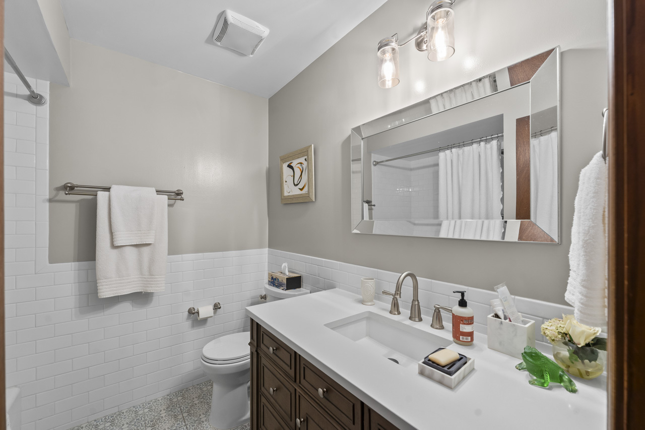 815 Carriage Drive, Algonquin, IL 60102