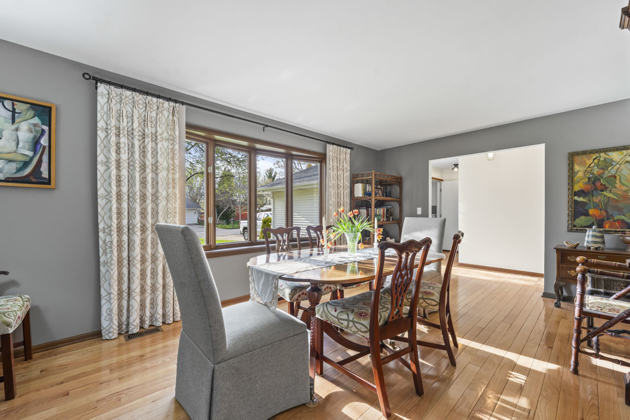 815 Carriage Drive, Algonquin, IL 60102