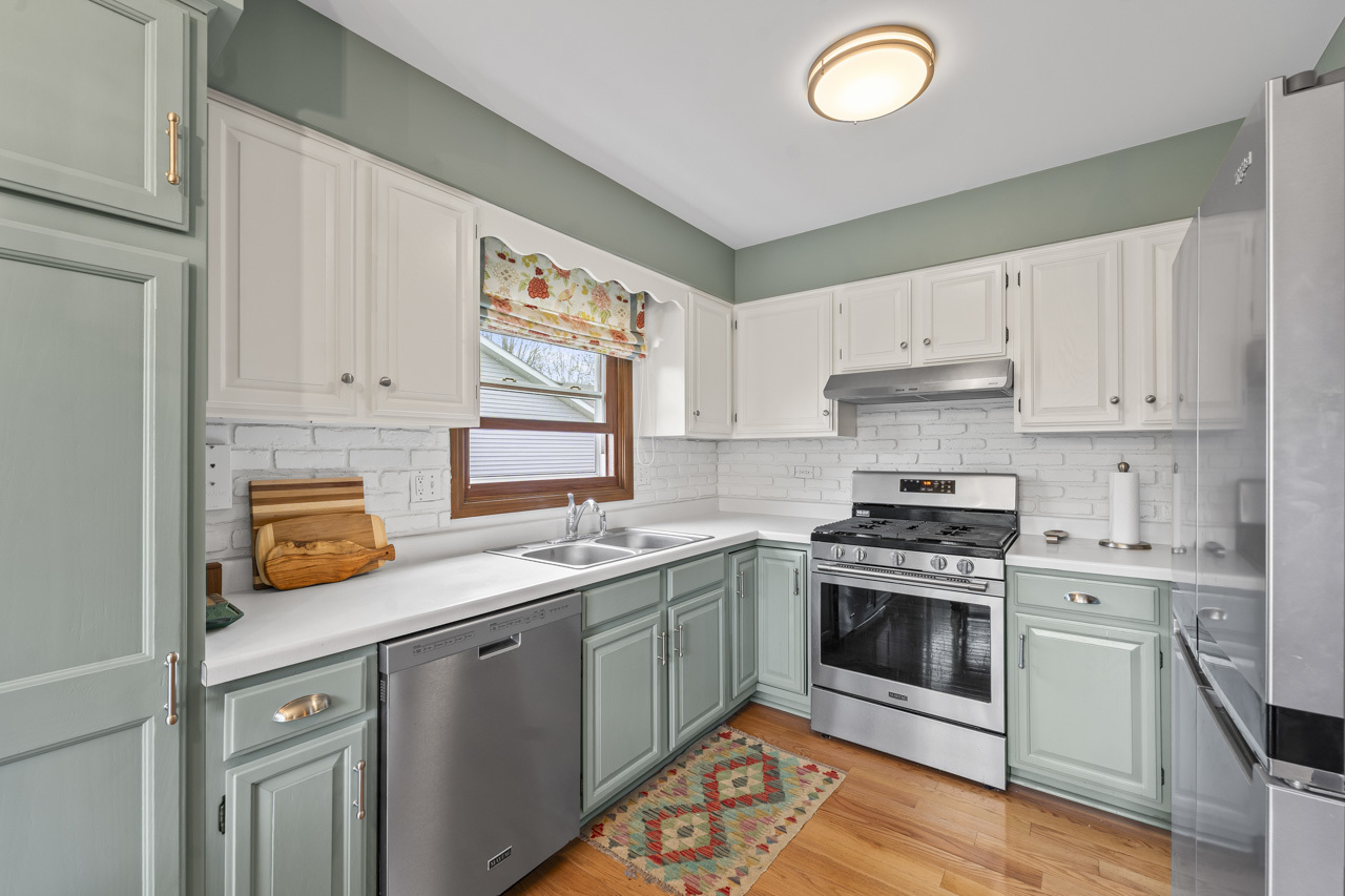 815 Carriage Drive, Algonquin, IL 60102