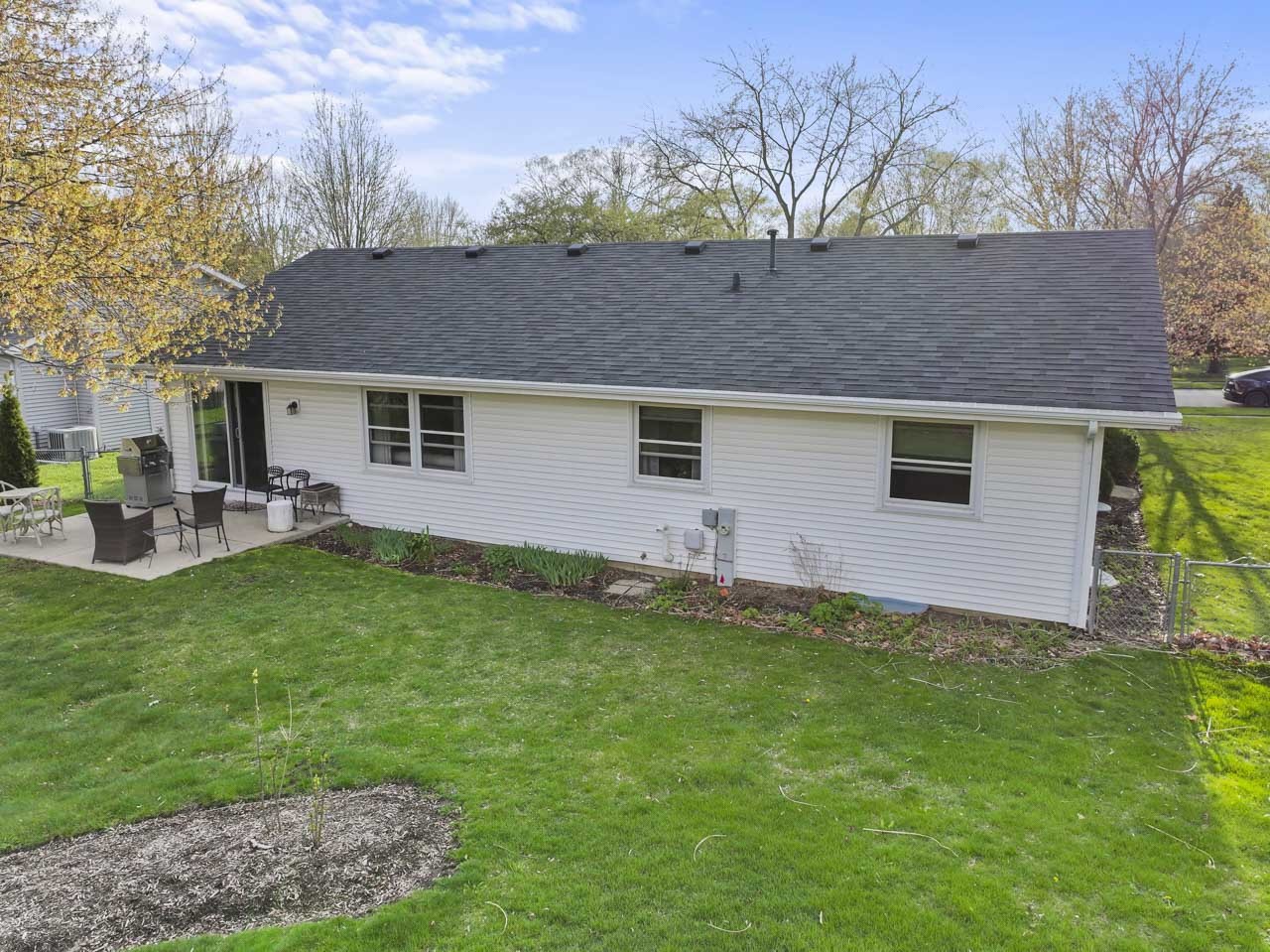 815 Carriage Drive, Algonquin, IL 60102