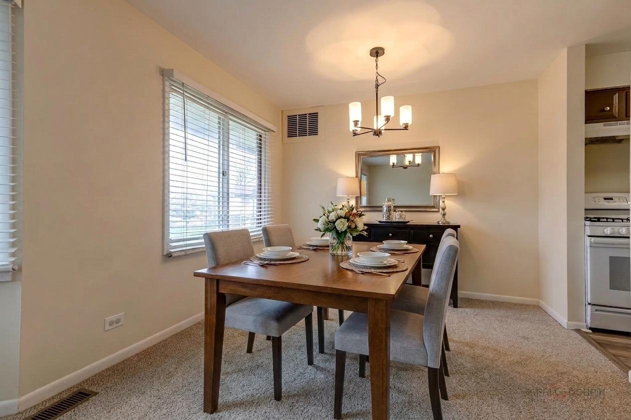 3100 Roberts Drive #5, Woodridge, IL 60517