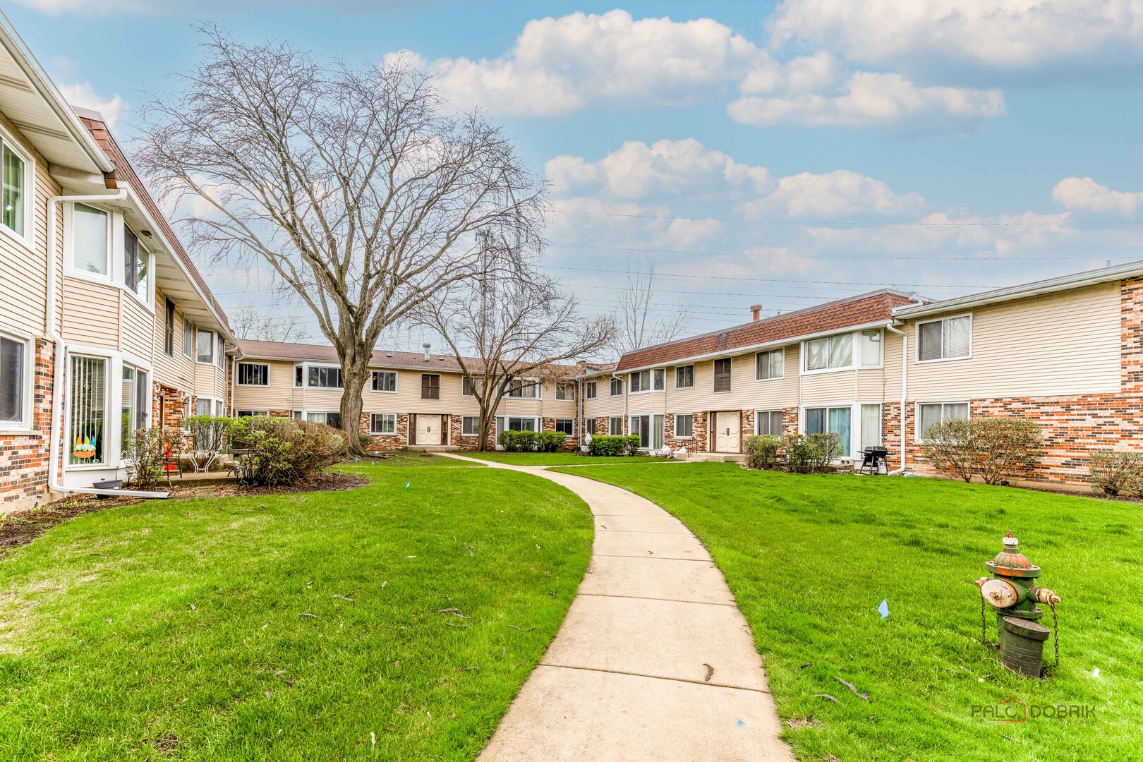 3100 Roberts Drive #5, Woodridge, IL 60517