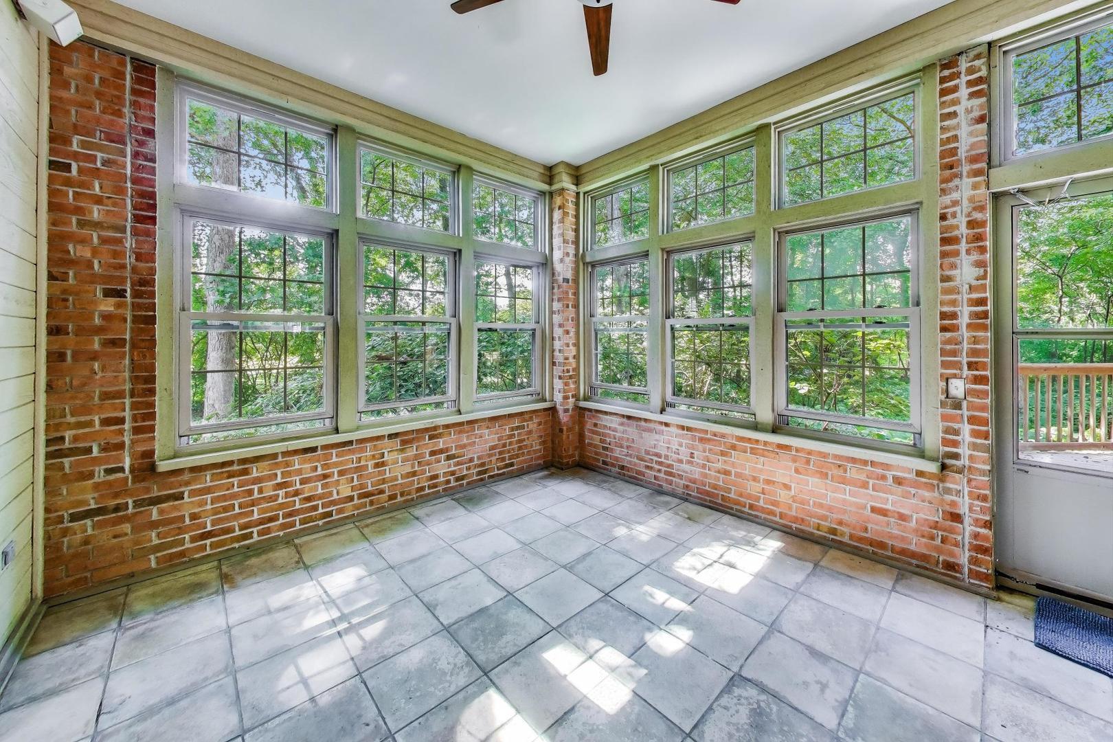 1620 TimberWoods Lane, Libertyville, IL 60048