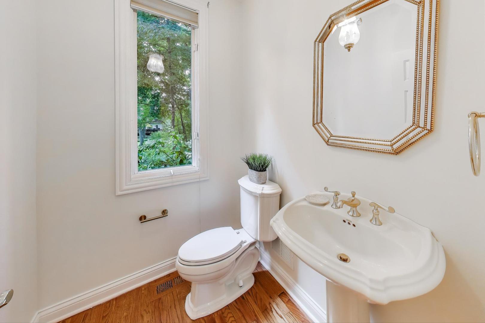 1620 TimberWoods Lane, Libertyville, IL 60048