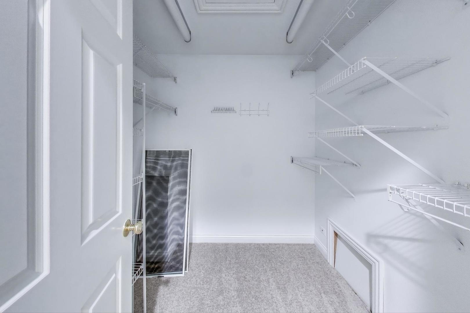 1620 TimberWoods Lane, Libertyville, IL 60048