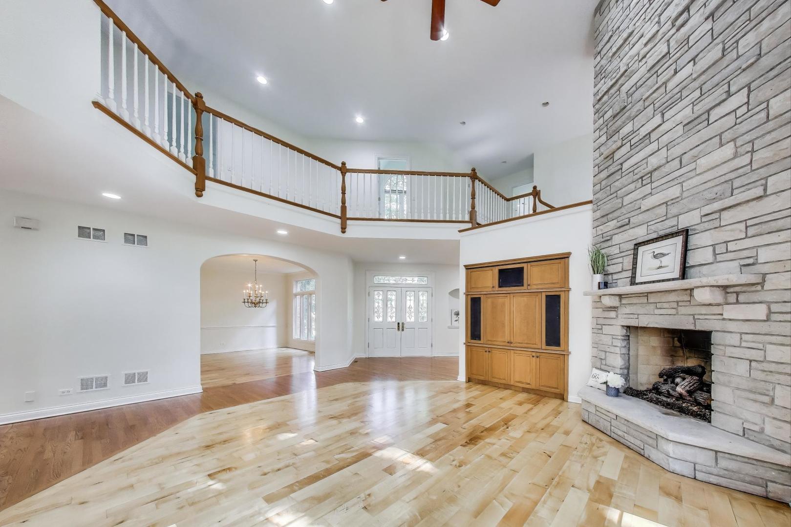 1620 TimberWoods Lane, Libertyville, IL 60048