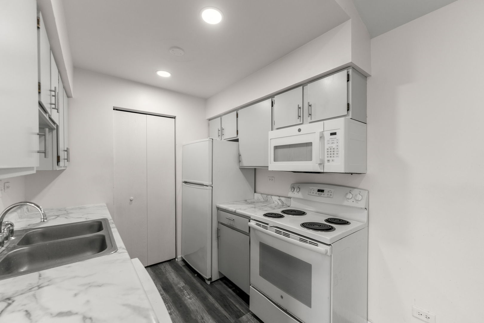 651 N Virginia Road #328, Crystal Lake, IL 60014