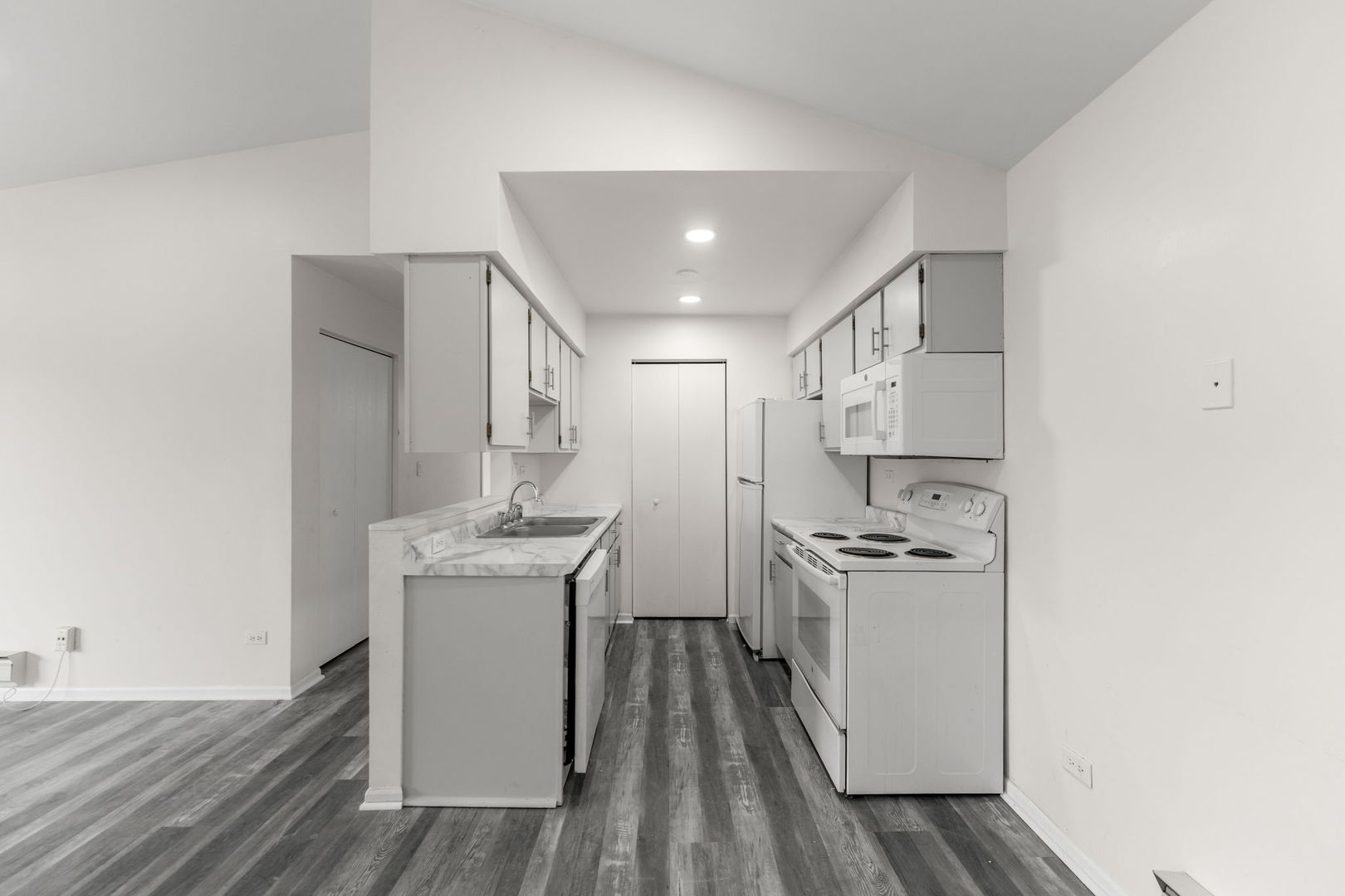 651 N Virginia Road #328, Crystal Lake, IL 60014