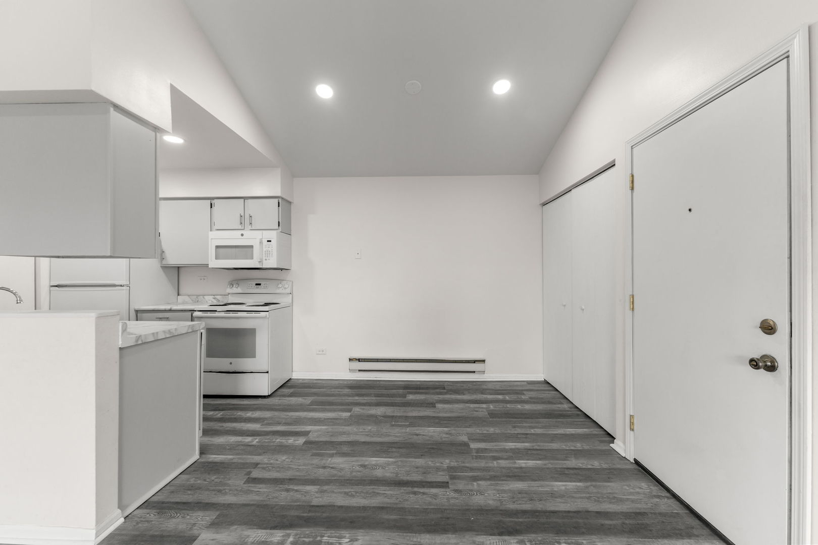 651 N Virginia Road #328, Crystal Lake, IL 60014