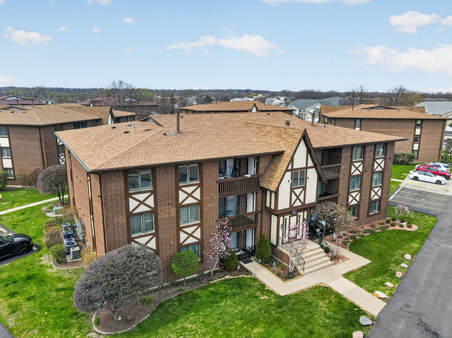 10571 Palos Place #B, Palos Hills, IL 60465