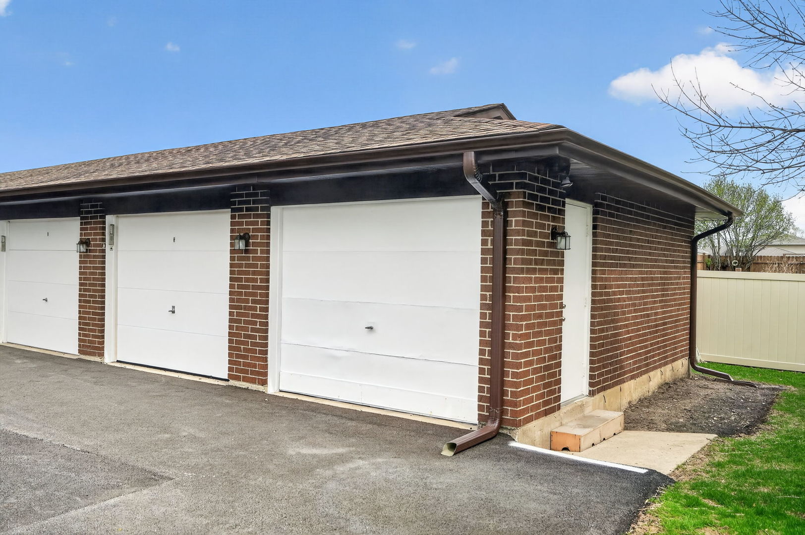 10571 Palos Place #B, Palos Hills, IL 60465