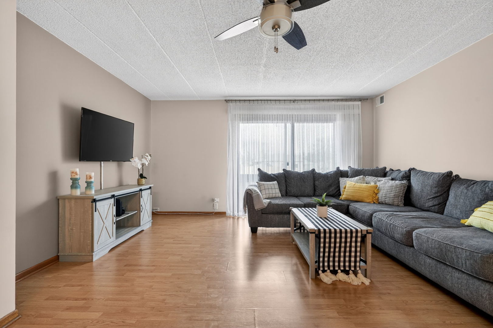 10571 Palos Place #B, Palos Hills, IL 60465