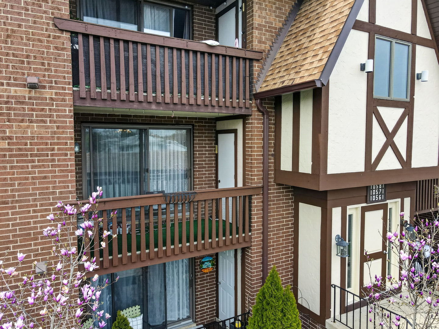 10571 Palos Place #B, Palos Hills, IL 60465