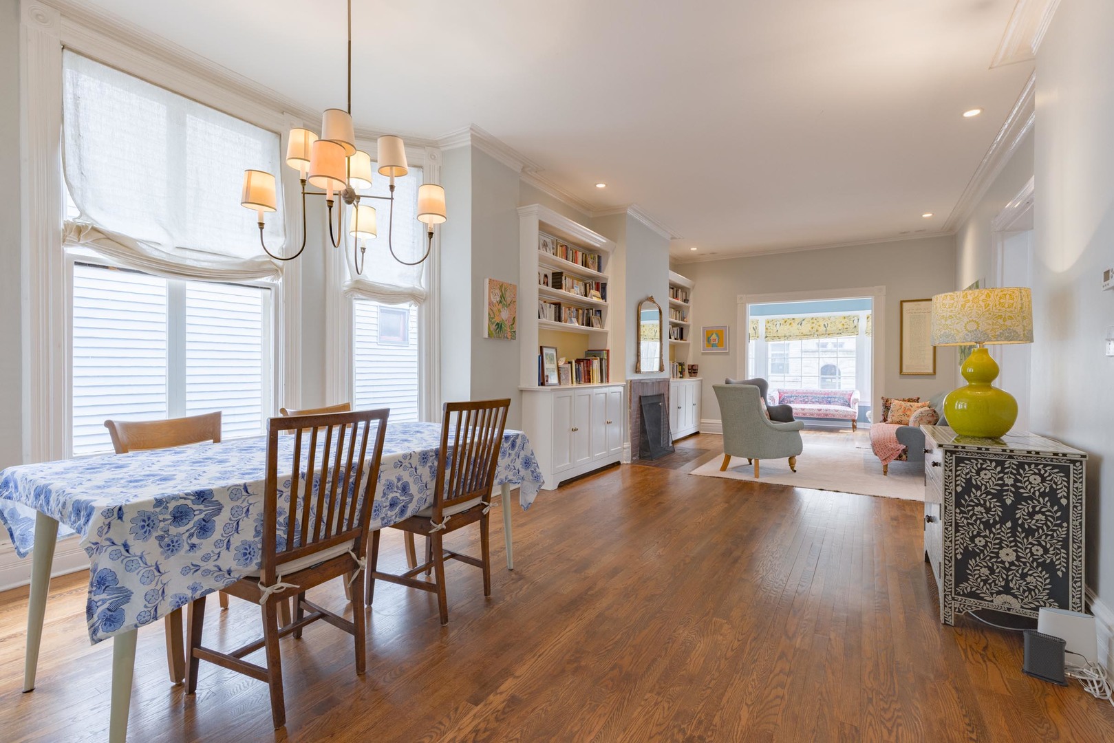 1220 E 57th Street, Chicago, IL 60637