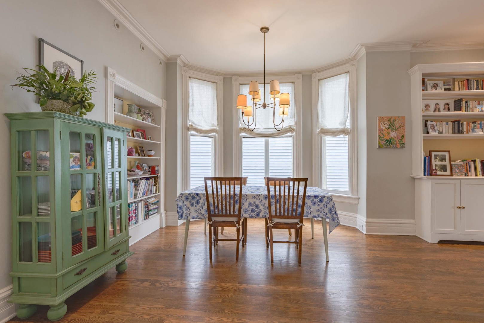 1220 E 57th Street, Chicago, IL 60637