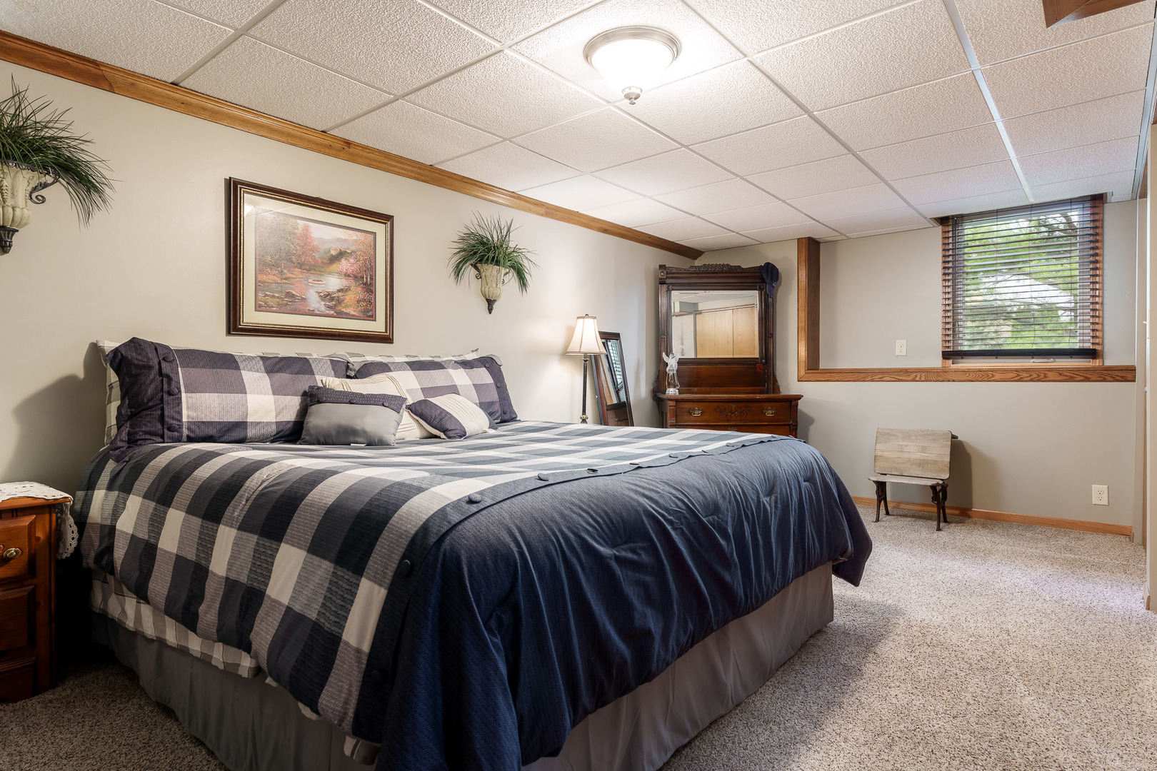 6658 Nestlewood Drive, Roscoe, IL 61073