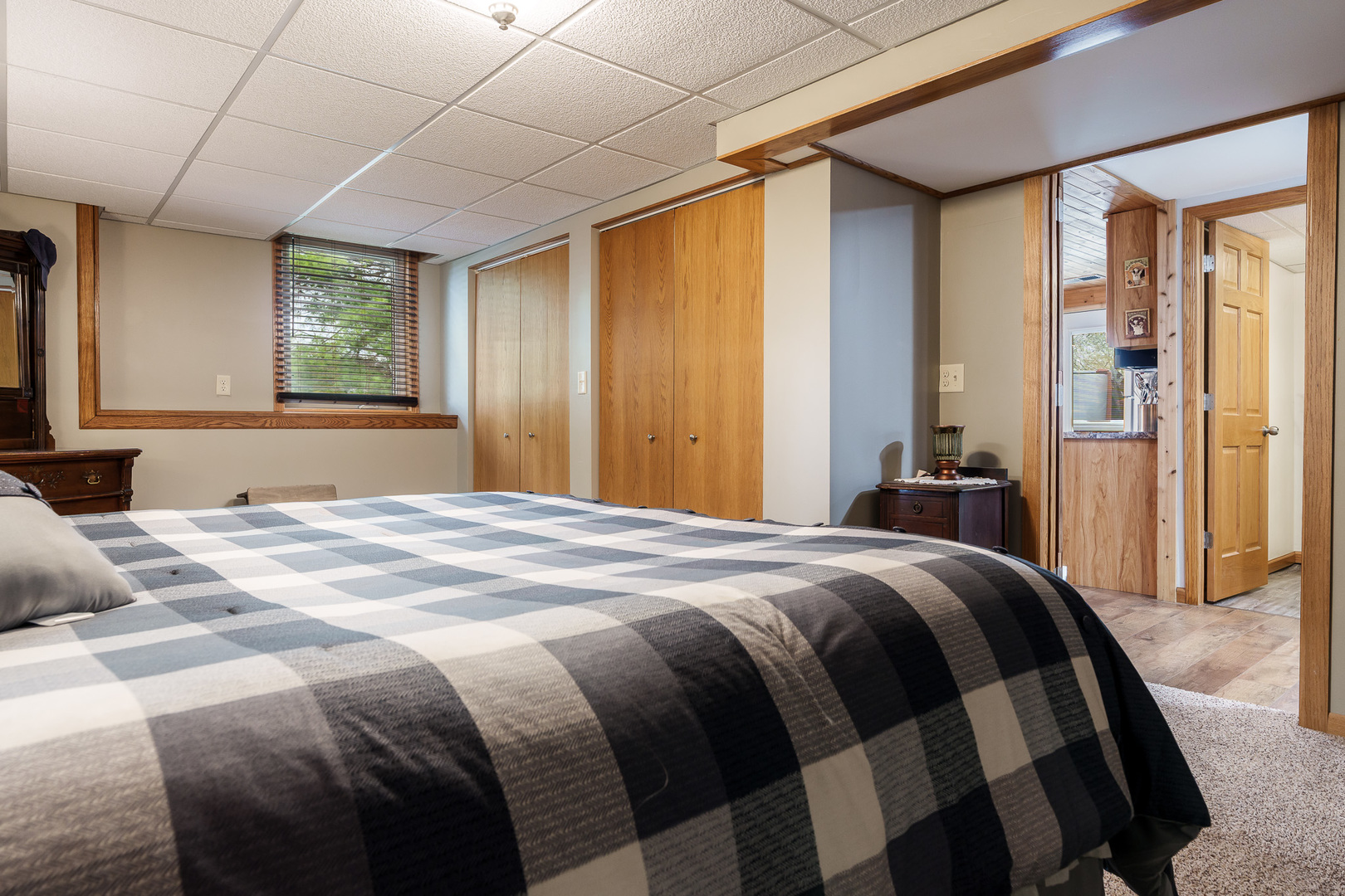 6658 Nestlewood Drive, Roscoe, IL 61073