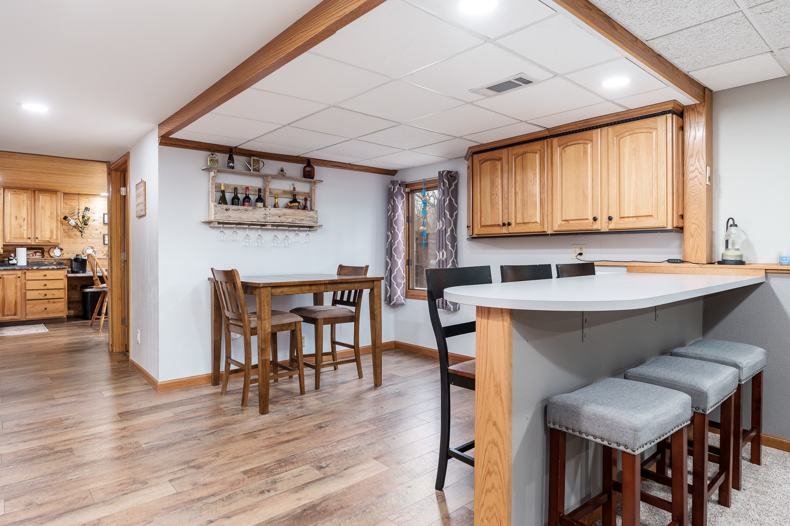 6658 Nestlewood Drive, Roscoe, IL 61073