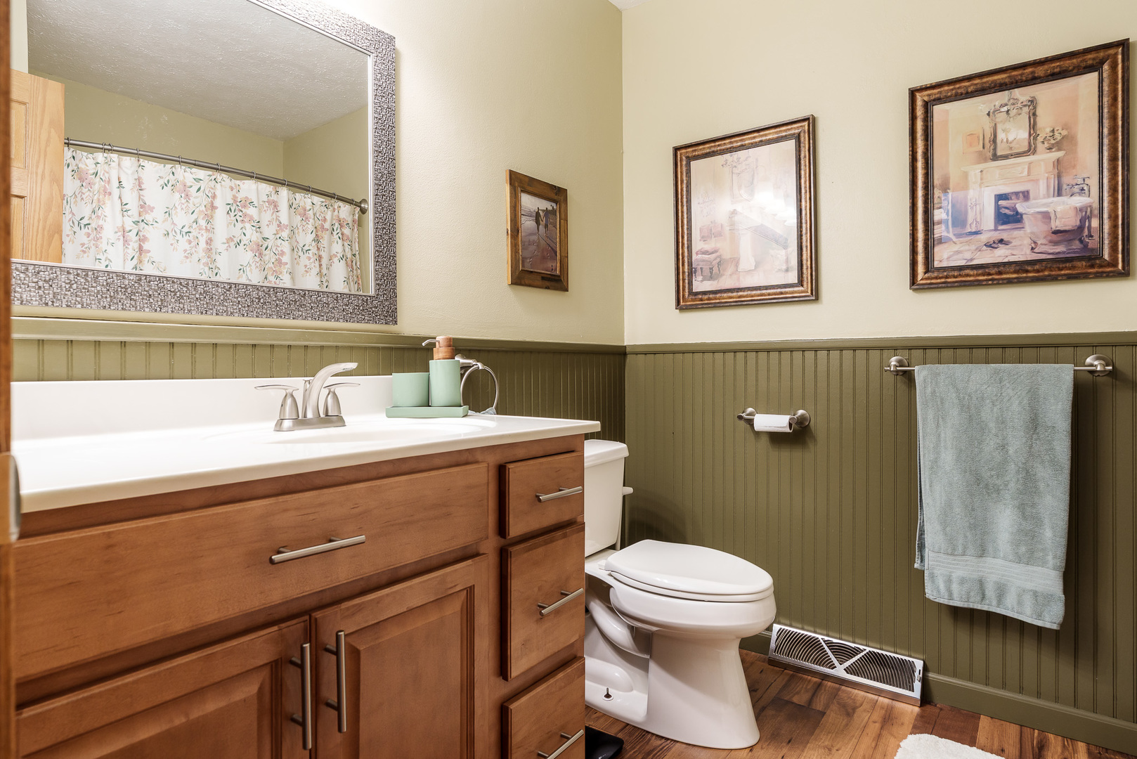 6658 Nestlewood Drive, Roscoe, IL 61073