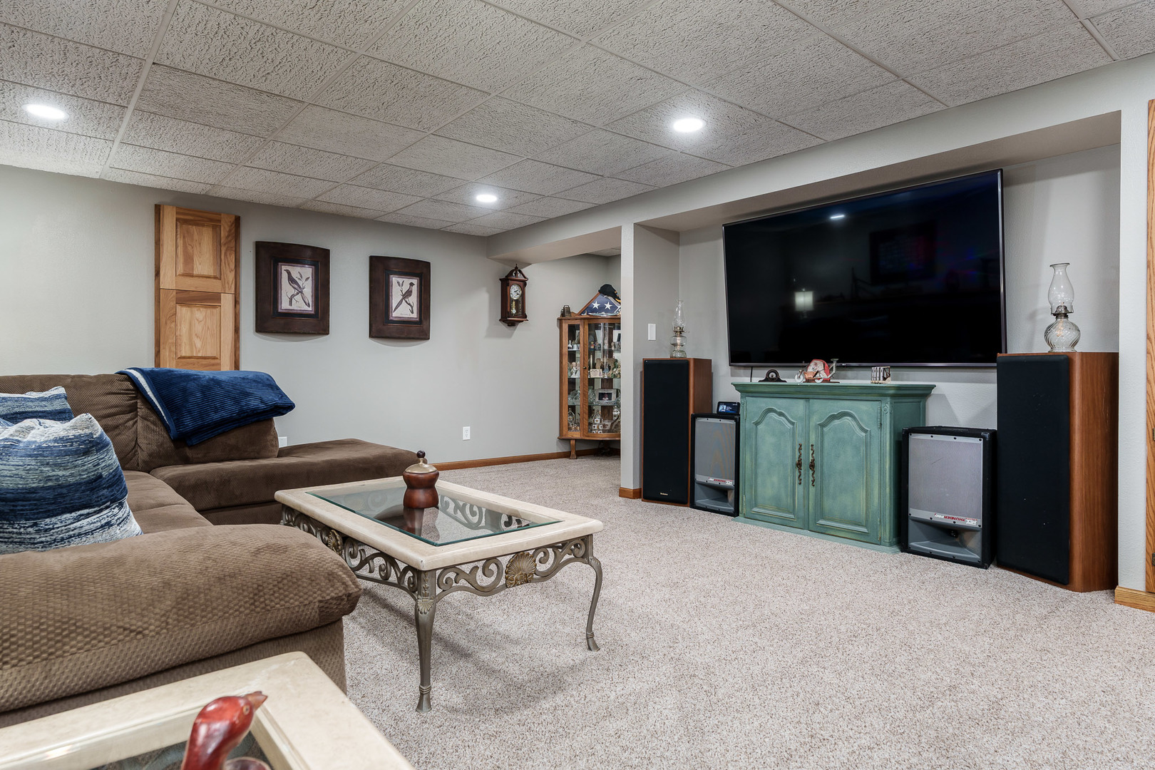 6658 Nestlewood Drive, Roscoe, IL 61073