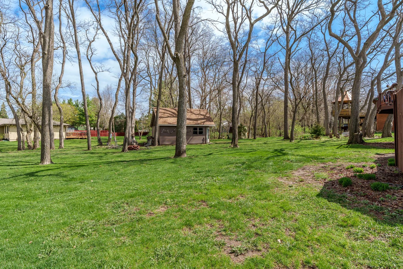 6658 Nestlewood Drive, Roscoe, IL 61073