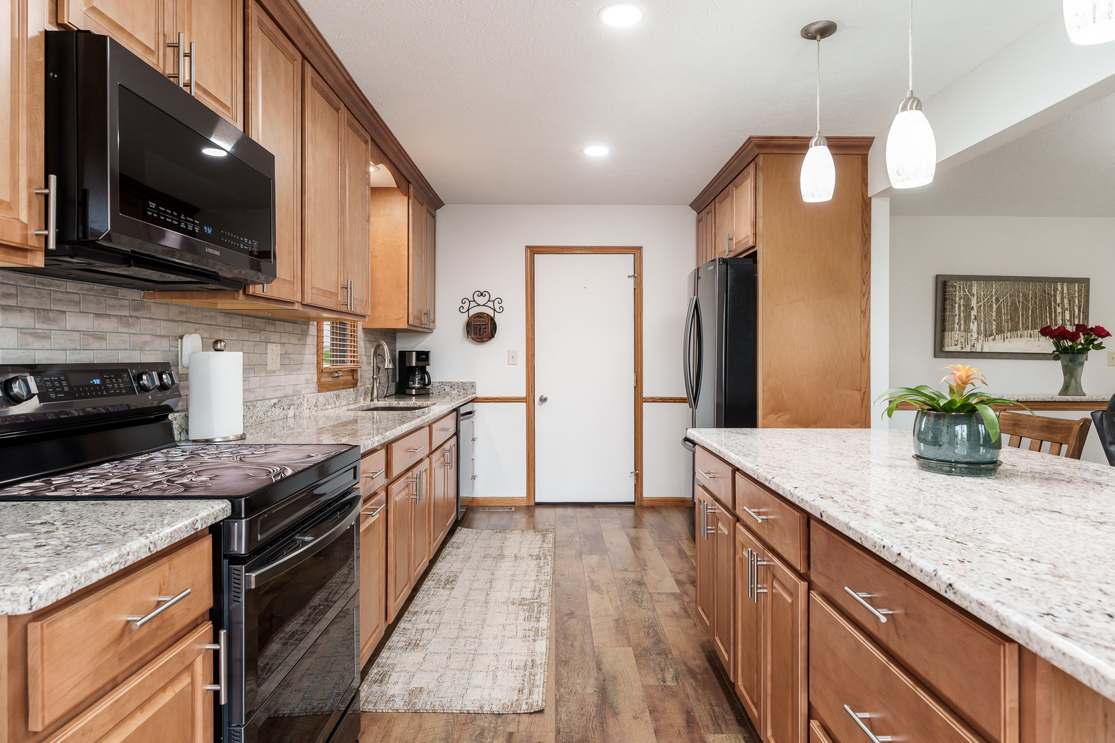 6658 Nestlewood Drive, Roscoe, IL 61073