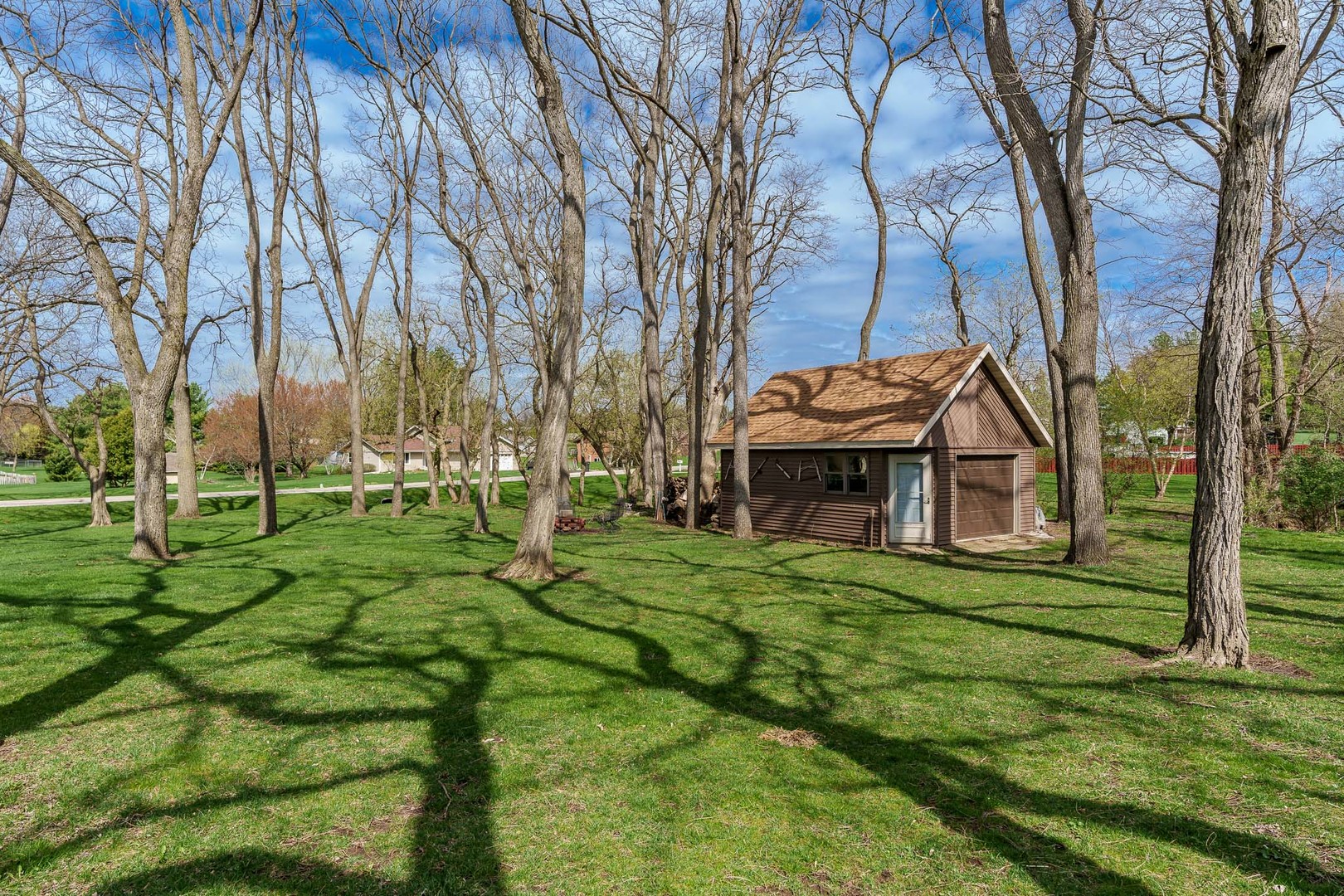 6658 Nestlewood Drive, Roscoe, IL 61073