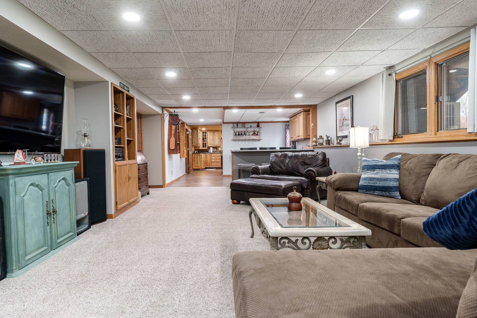 6658 Nestlewood Drive, Roscoe, IL 61073