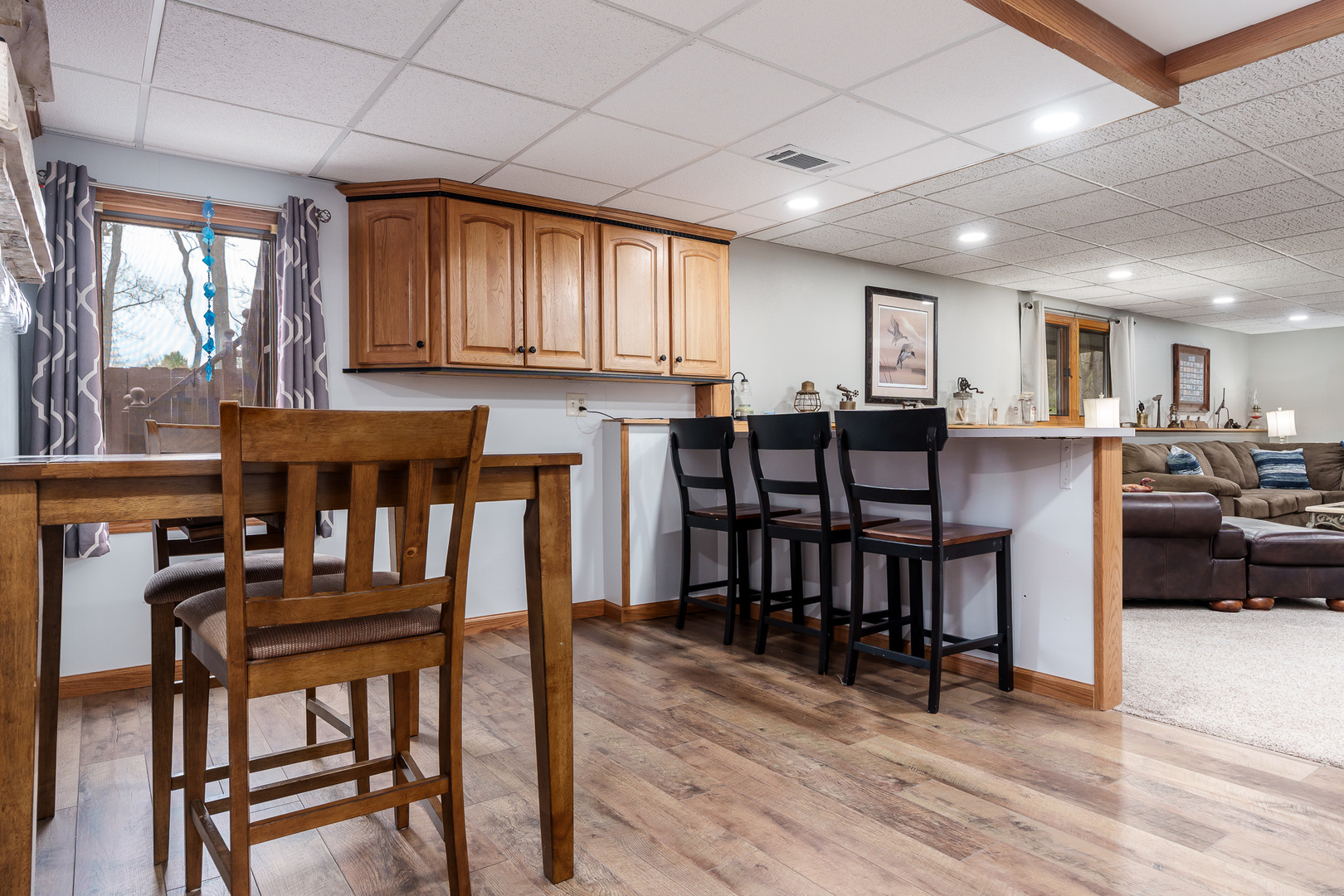 6658 Nestlewood Drive, Roscoe, IL 61073