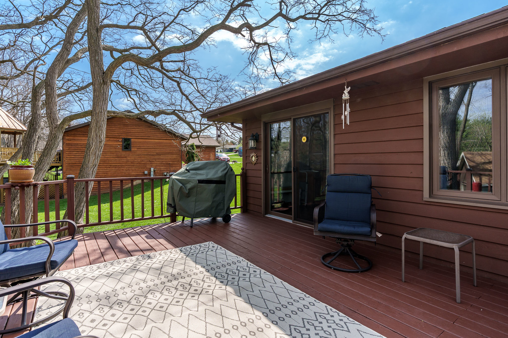 6658 Nestlewood Drive, Roscoe, IL 61073