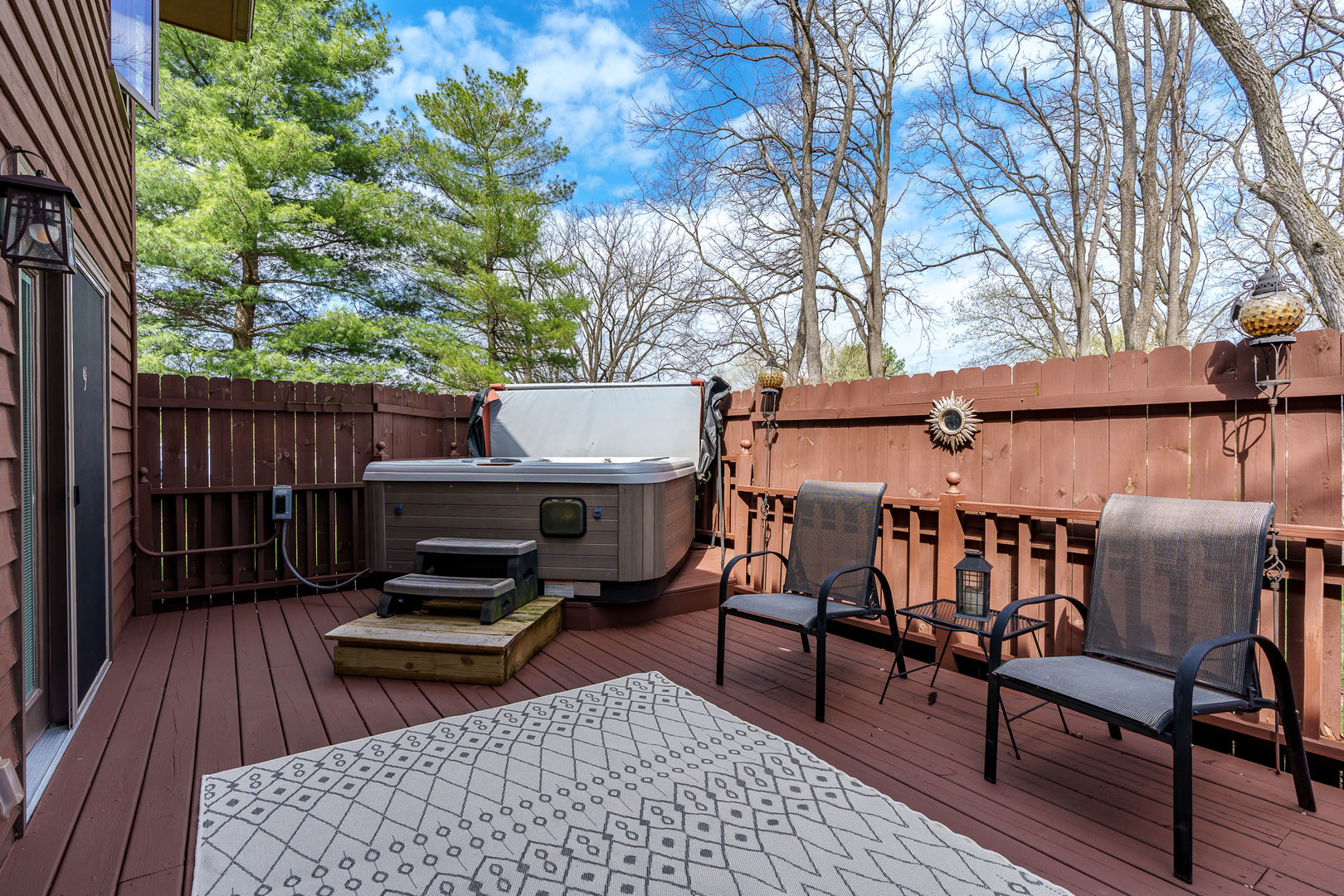 6658 Nestlewood Drive, Roscoe, IL 61073