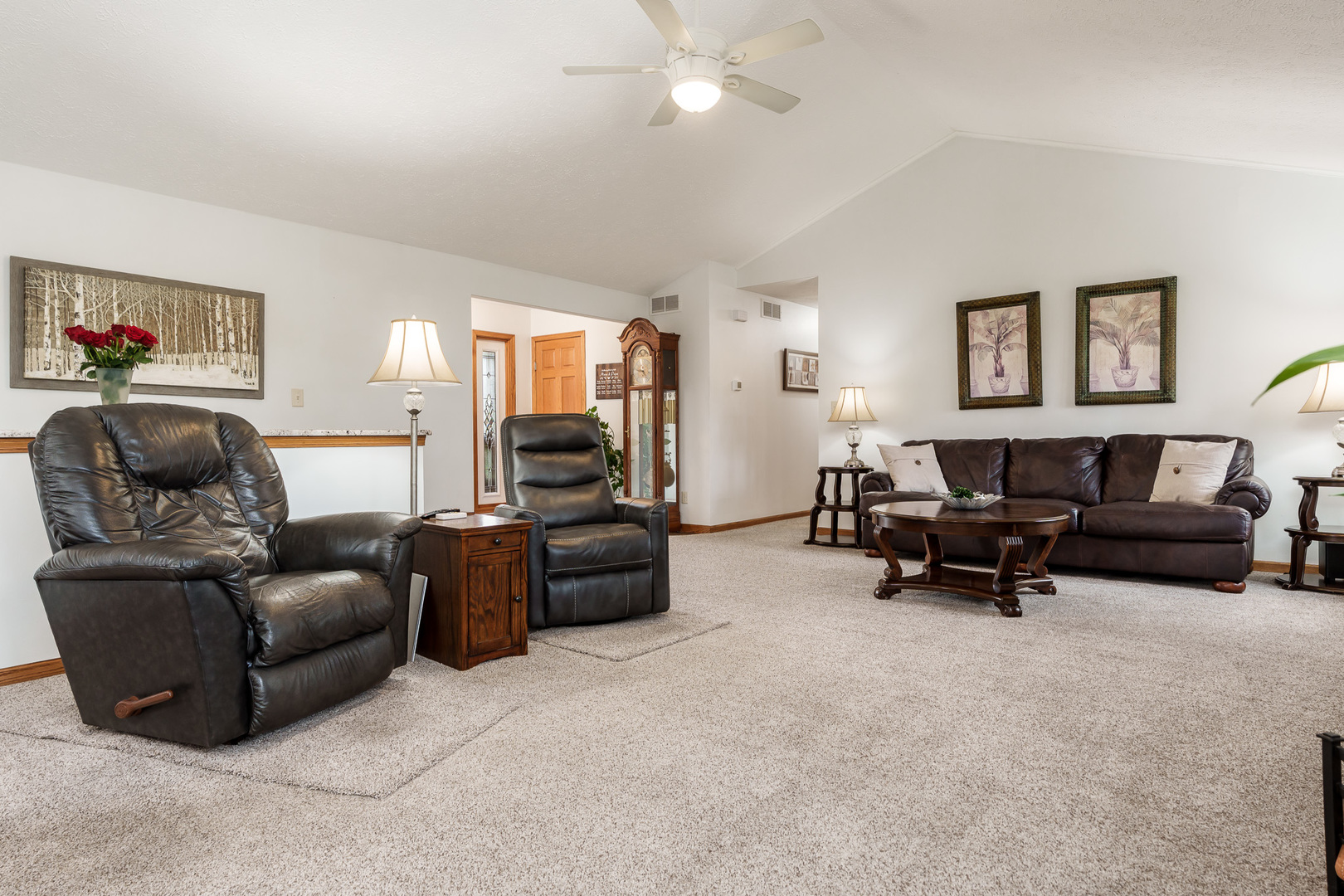 6658 Nestlewood Drive, Roscoe, IL 61073