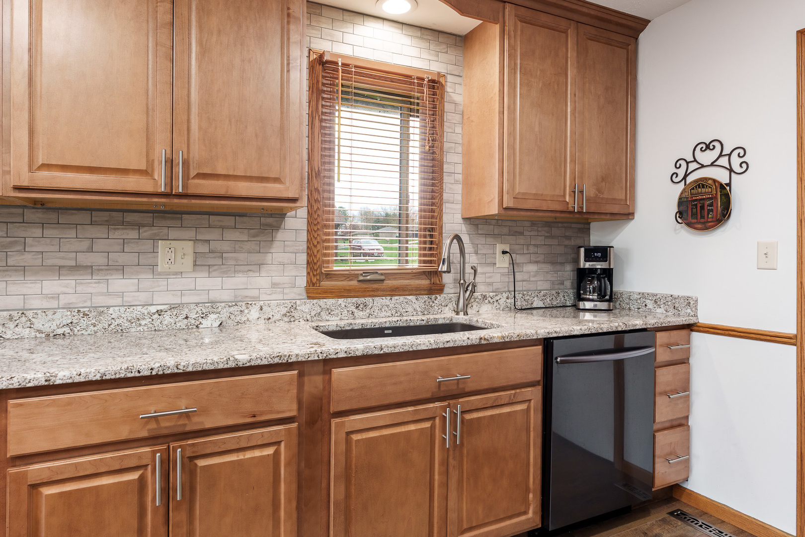 6658 Nestlewood Drive, Roscoe, IL 61073