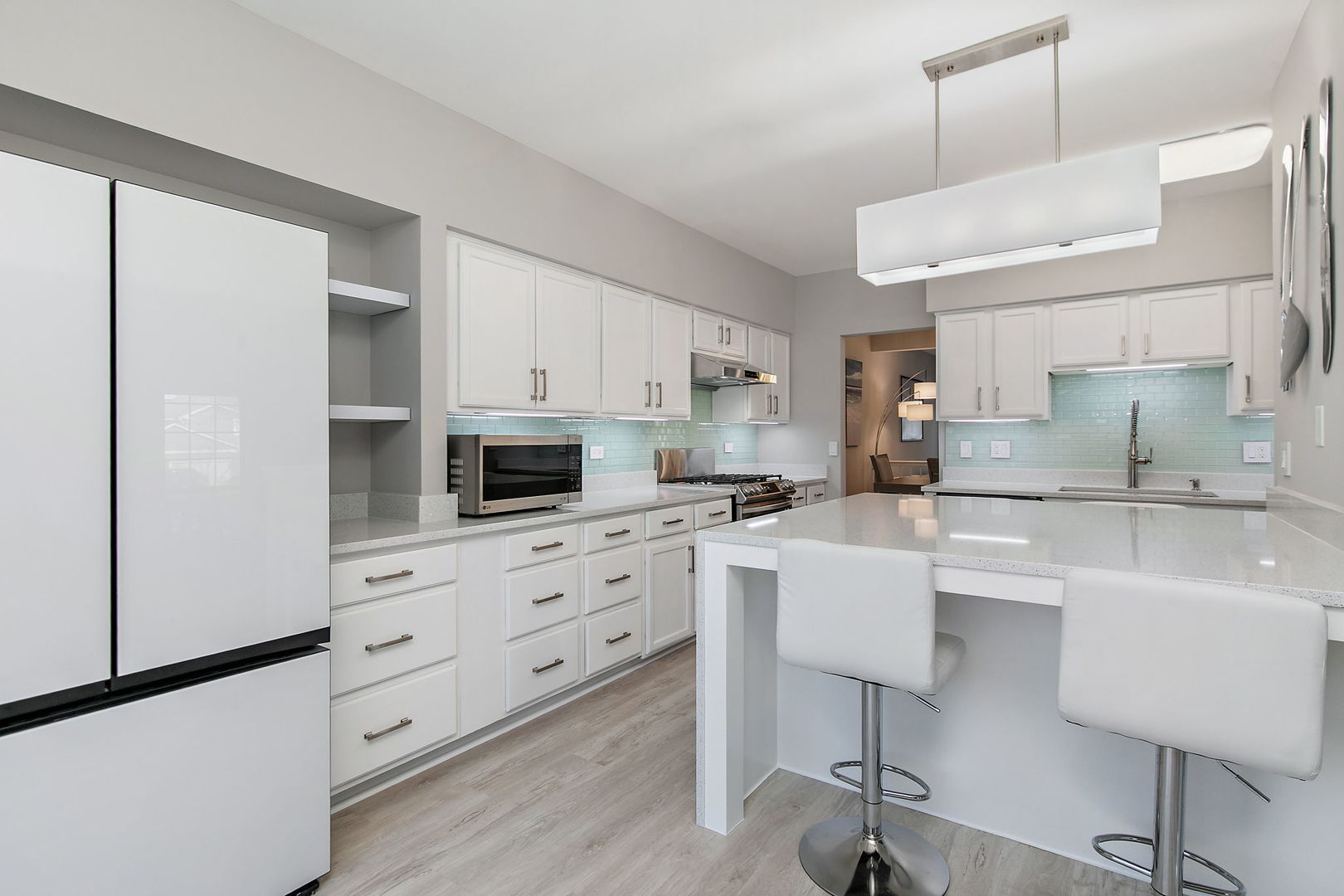 537 W Parkside Drive, Palatine, IL 60067