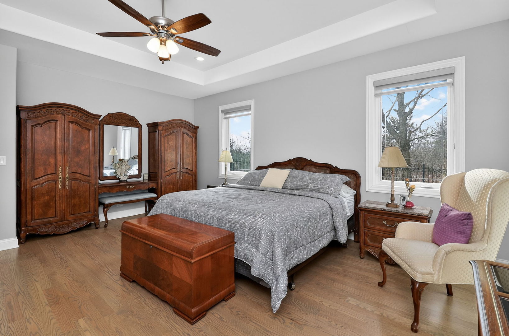 669 E Byron Avenue, Addison, IL 60101