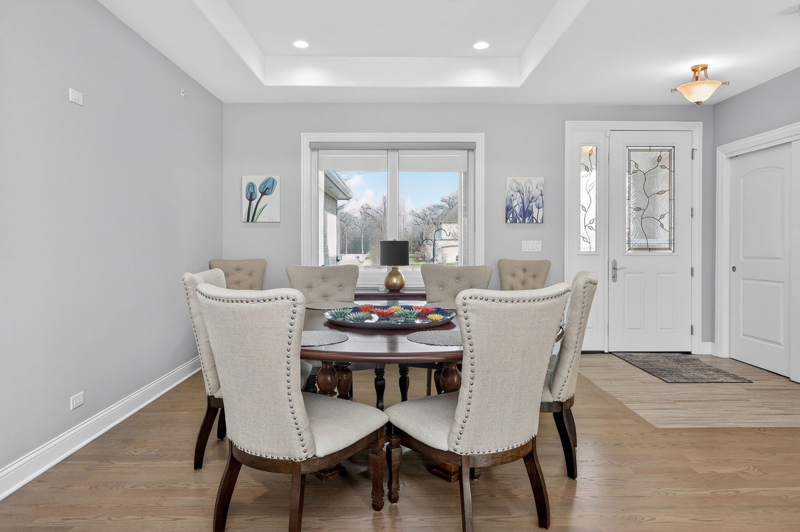 669 E Byron Avenue, Addison, IL 60101