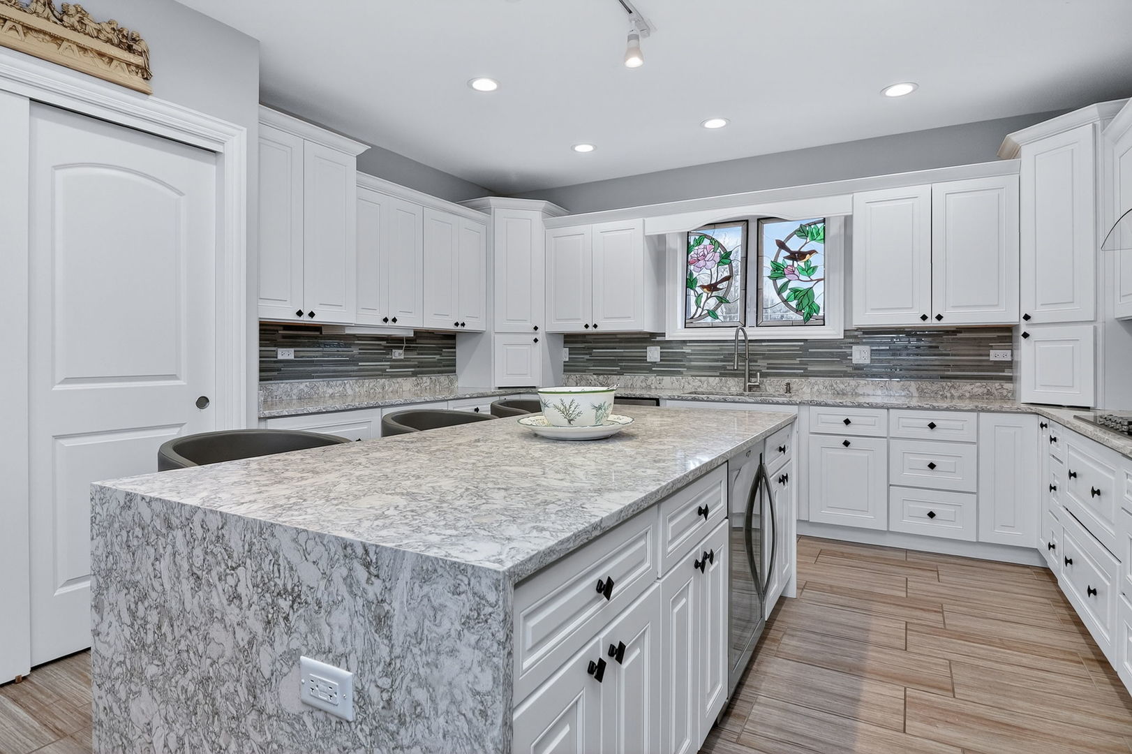 669 E Byron Avenue, Addison, IL 60101