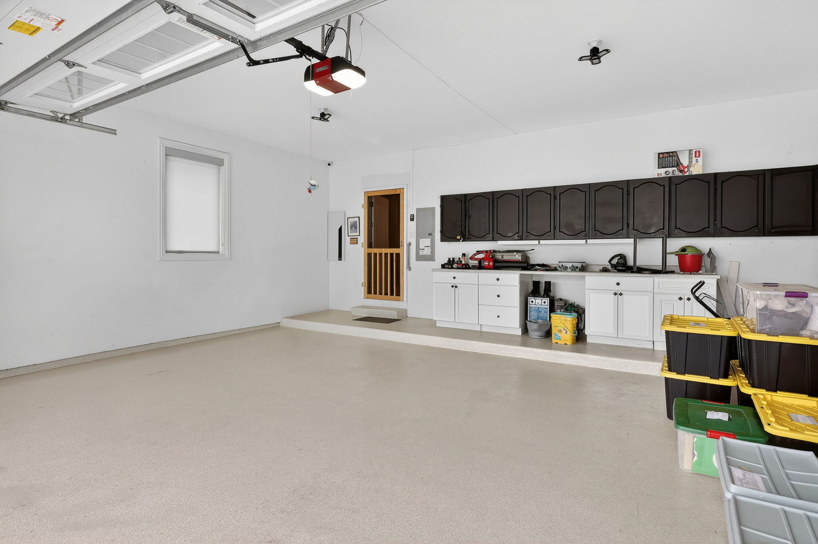 669 E Byron Avenue, Addison, IL 60101