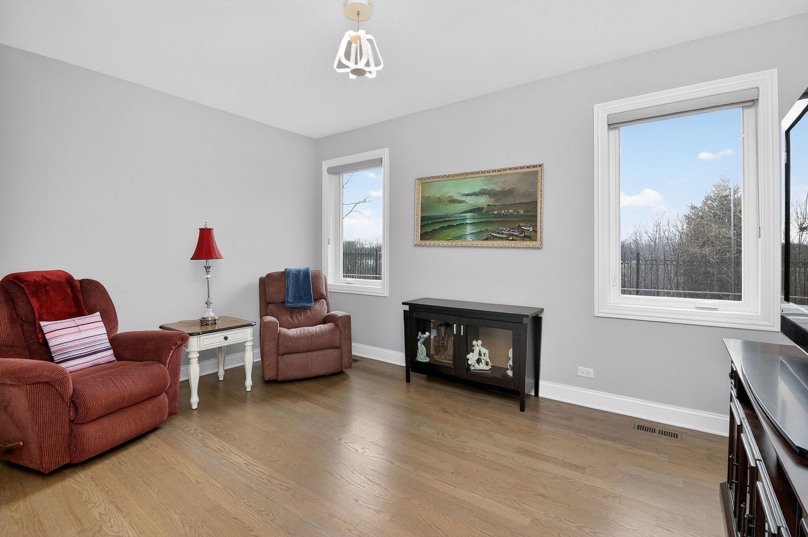 669 E Byron Avenue, Addison, IL 60101