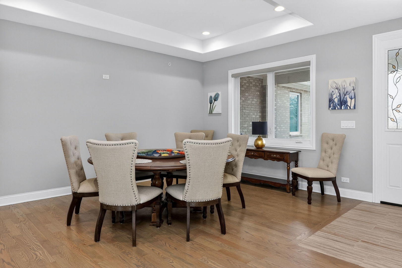 669 E Byron Avenue, Addison, IL 60101