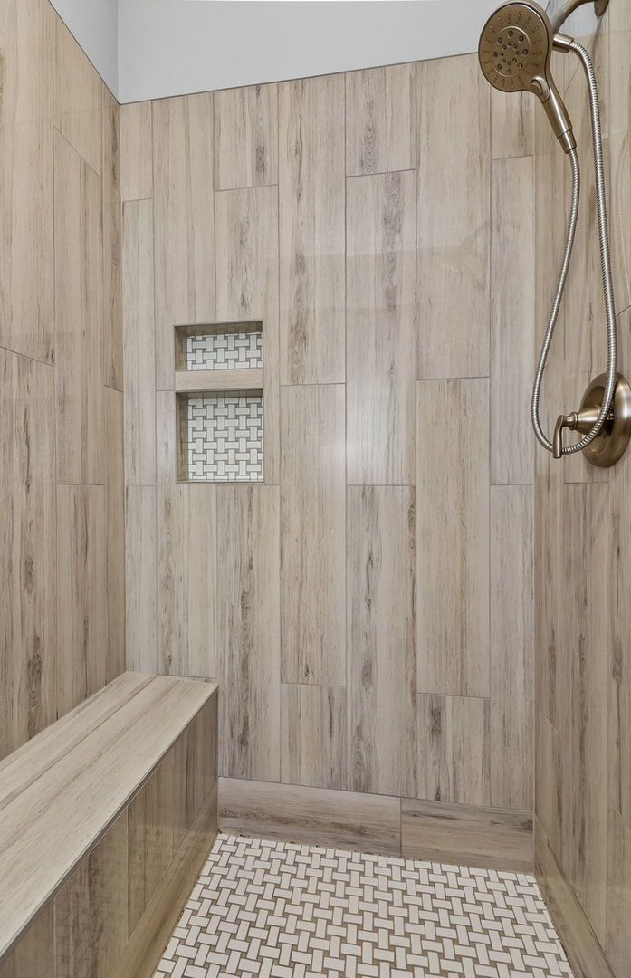 669 E Byron Avenue, Addison, IL 60101